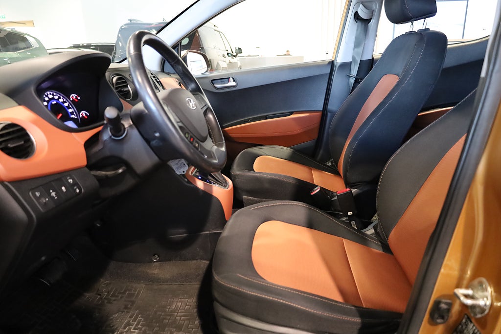 Hyundai i10 1.2 Premium AUT PDC AC Blåtand Rattvärme