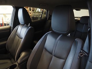 Halvkombi Nissan Leaf 16 av 22