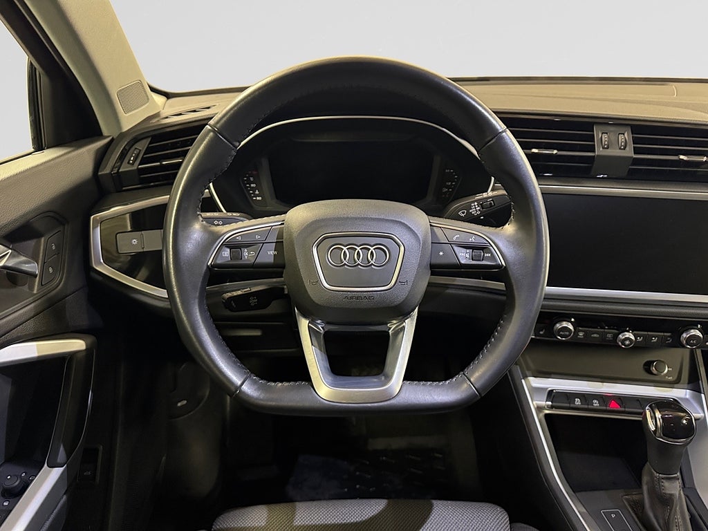 Audi Q3 35 TFSI Aut Proline Advanced DRAG Värmare P-sensor bak bild 15