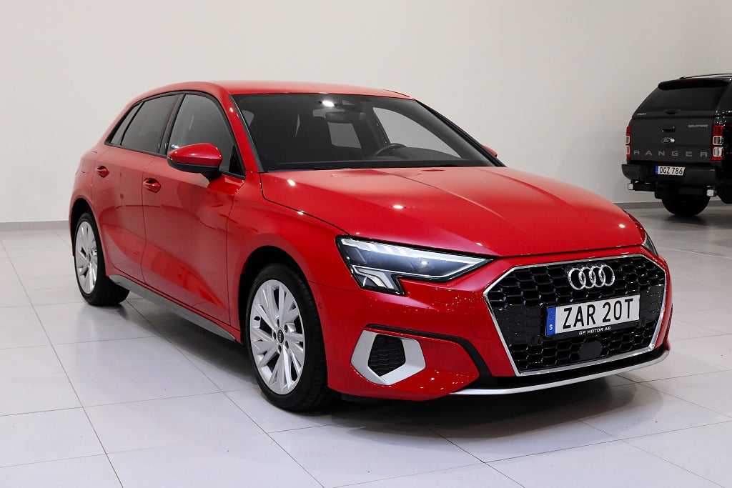 Audi A3 Sportback 35 TFSI S Tronic Comfort / LED / Helskinn