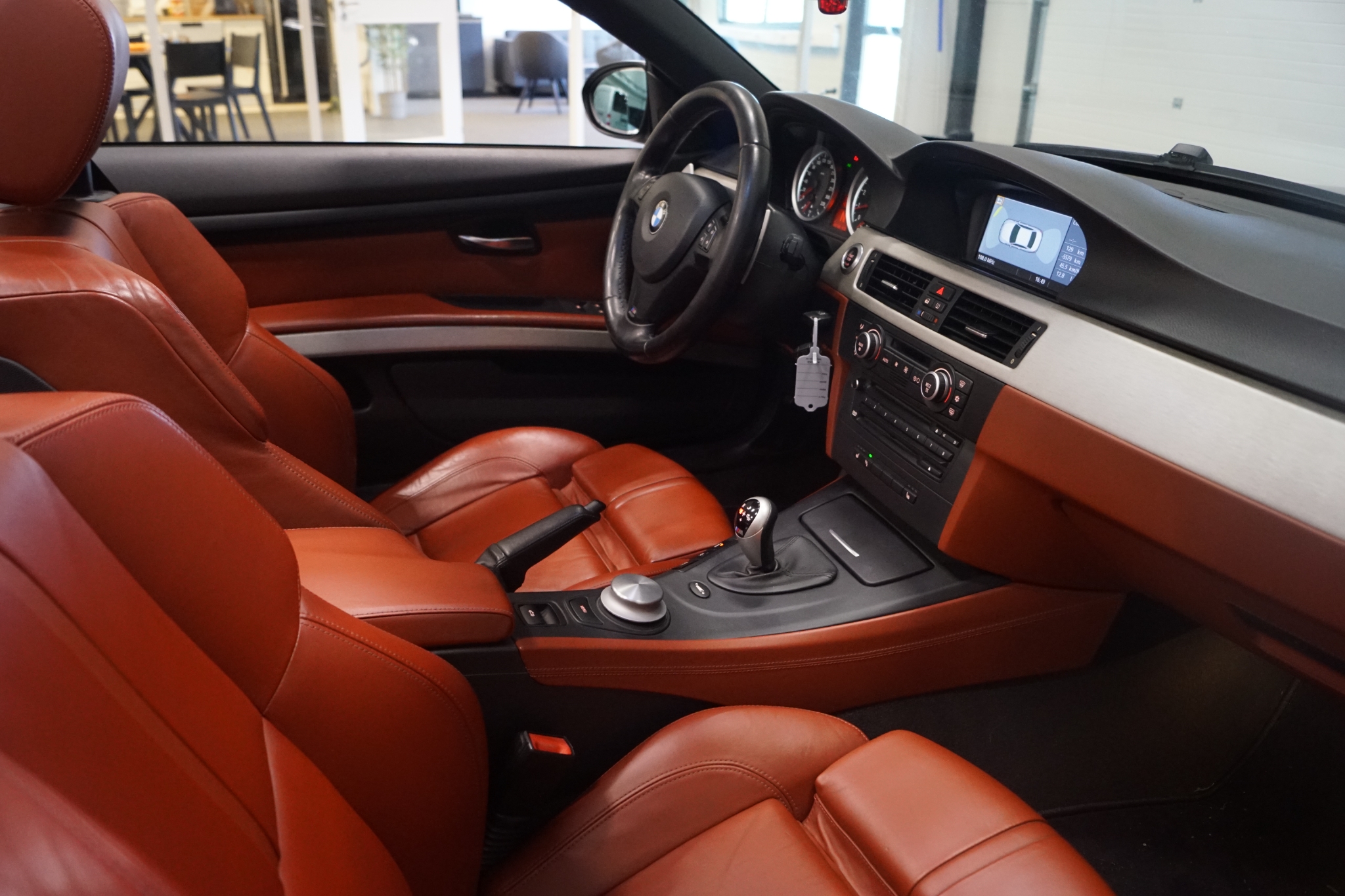 BMW M3 Convertible 2009, bild 6/42