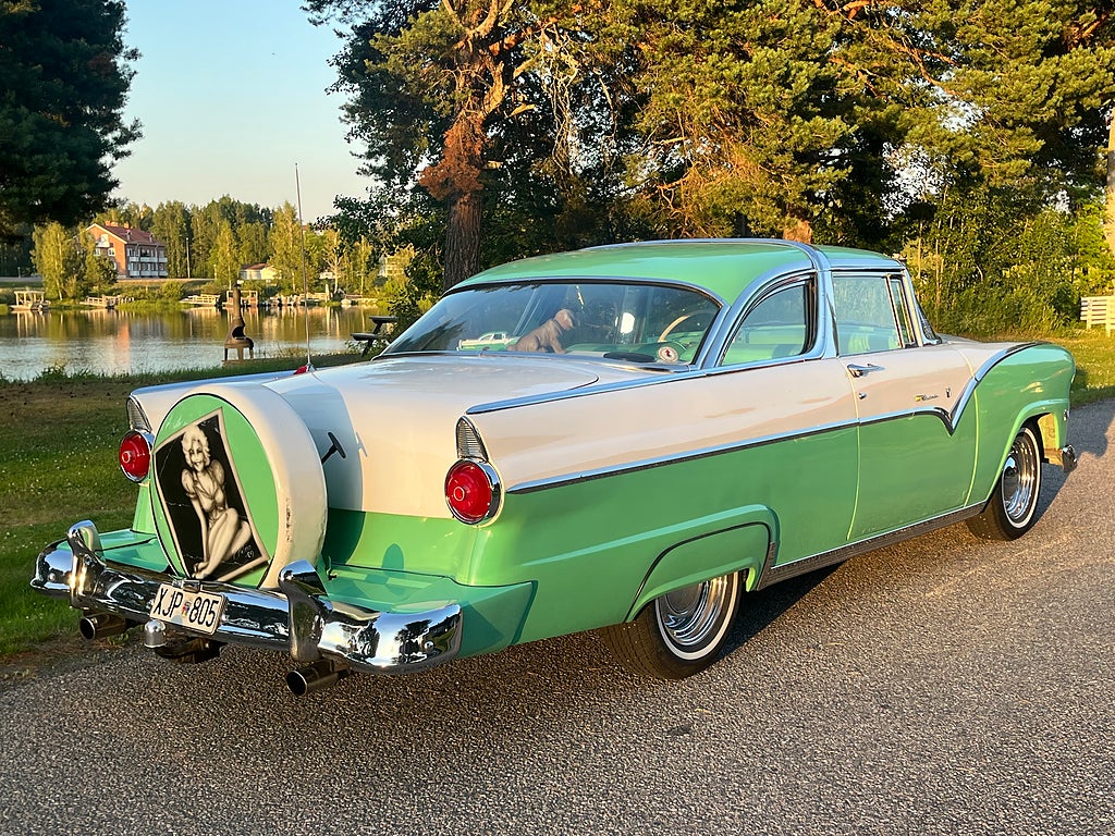 Ford Fairlane Crown Victoria - AVBET - BYTE