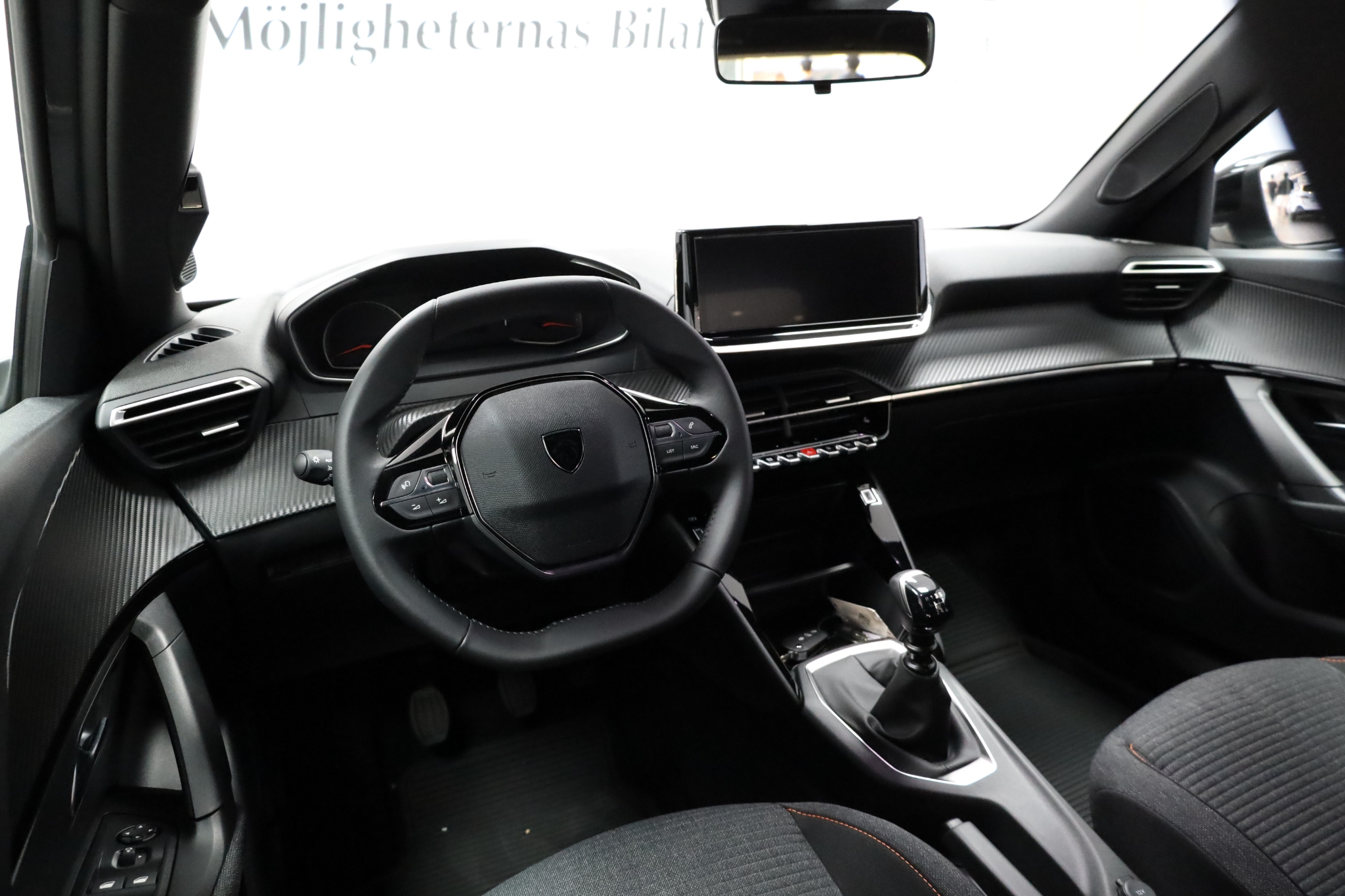 Peugeot 2008 1.2 PureTech 2026, photo 3/52