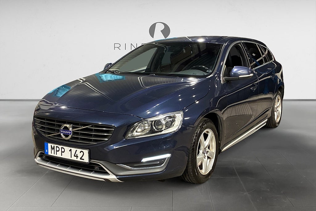 Volvo V60 D3 136 HK MOMENTUM DRAG NAVI D-VÄRM KAMREM BYTT 16"