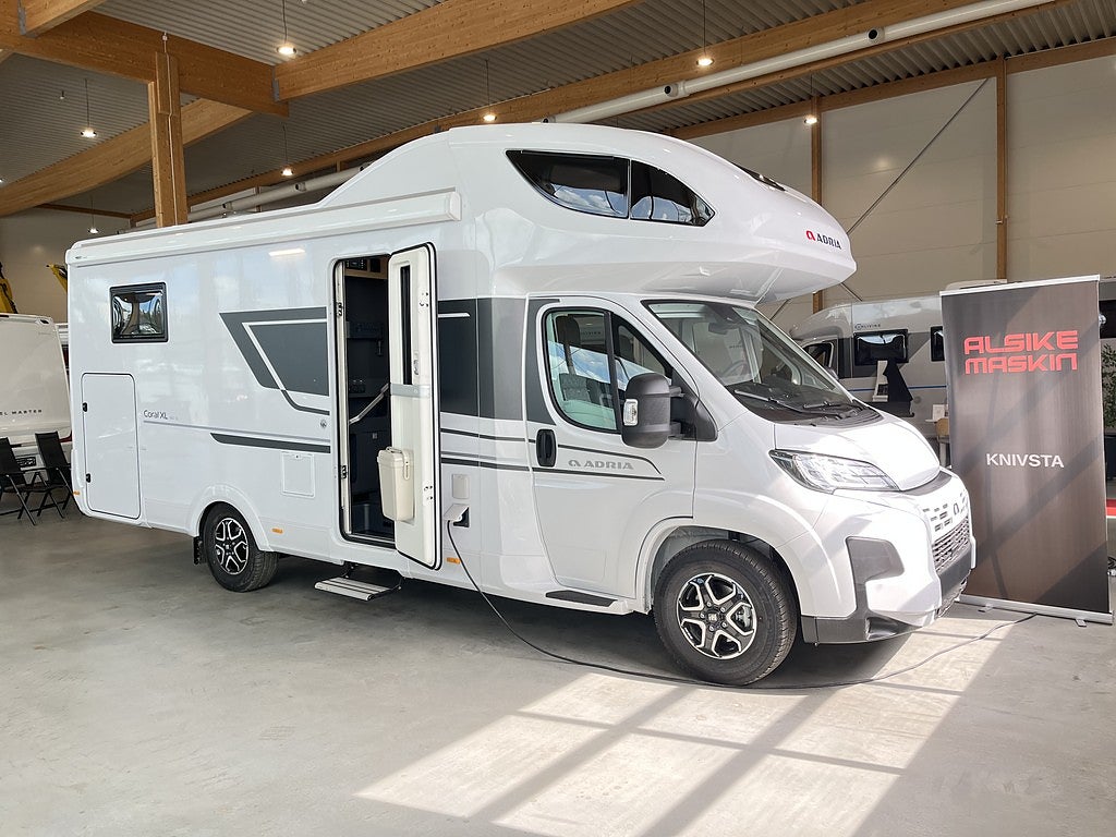 Adria Coral XL 660 SL / ALDE / Automat / 5bältad / Markis / Familjedrö