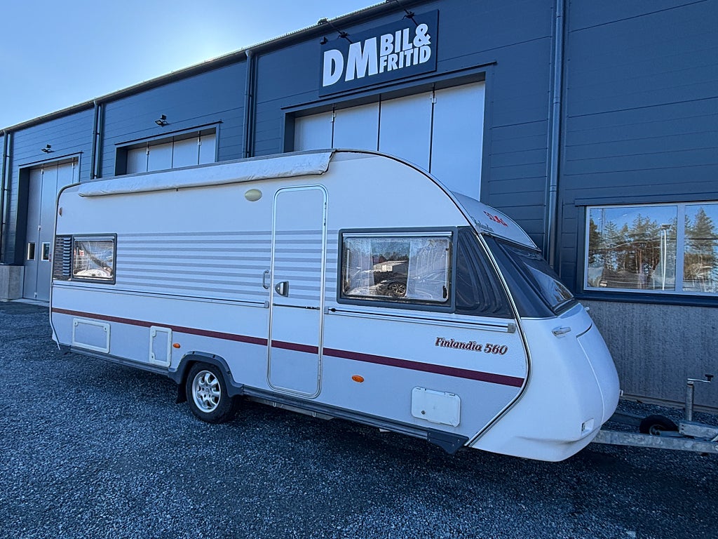 Solifer 560 Långbädd / U soffa / Solcell / ALDE / Året runt vagn