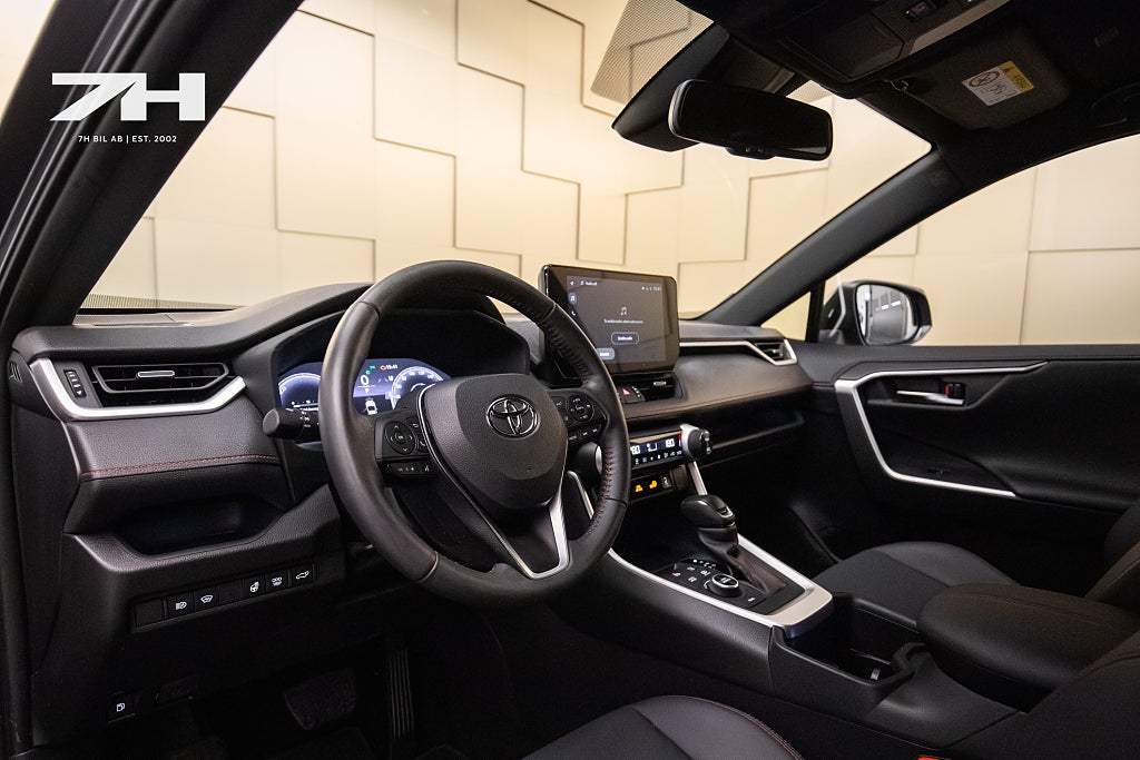 Toyota RAV4 Plug-in Hybrid X EDITION / Farthållare / Kamera