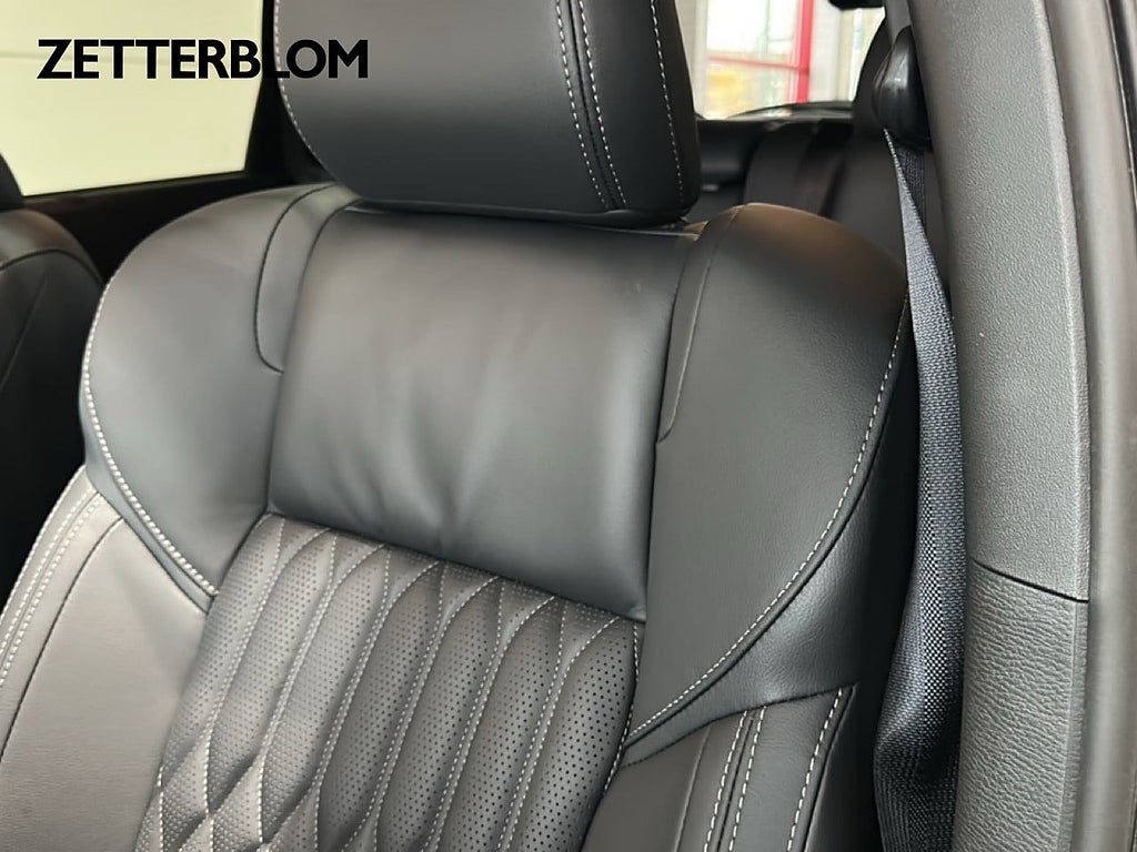 Kombi Mitsubishi Outlander 19 av 23