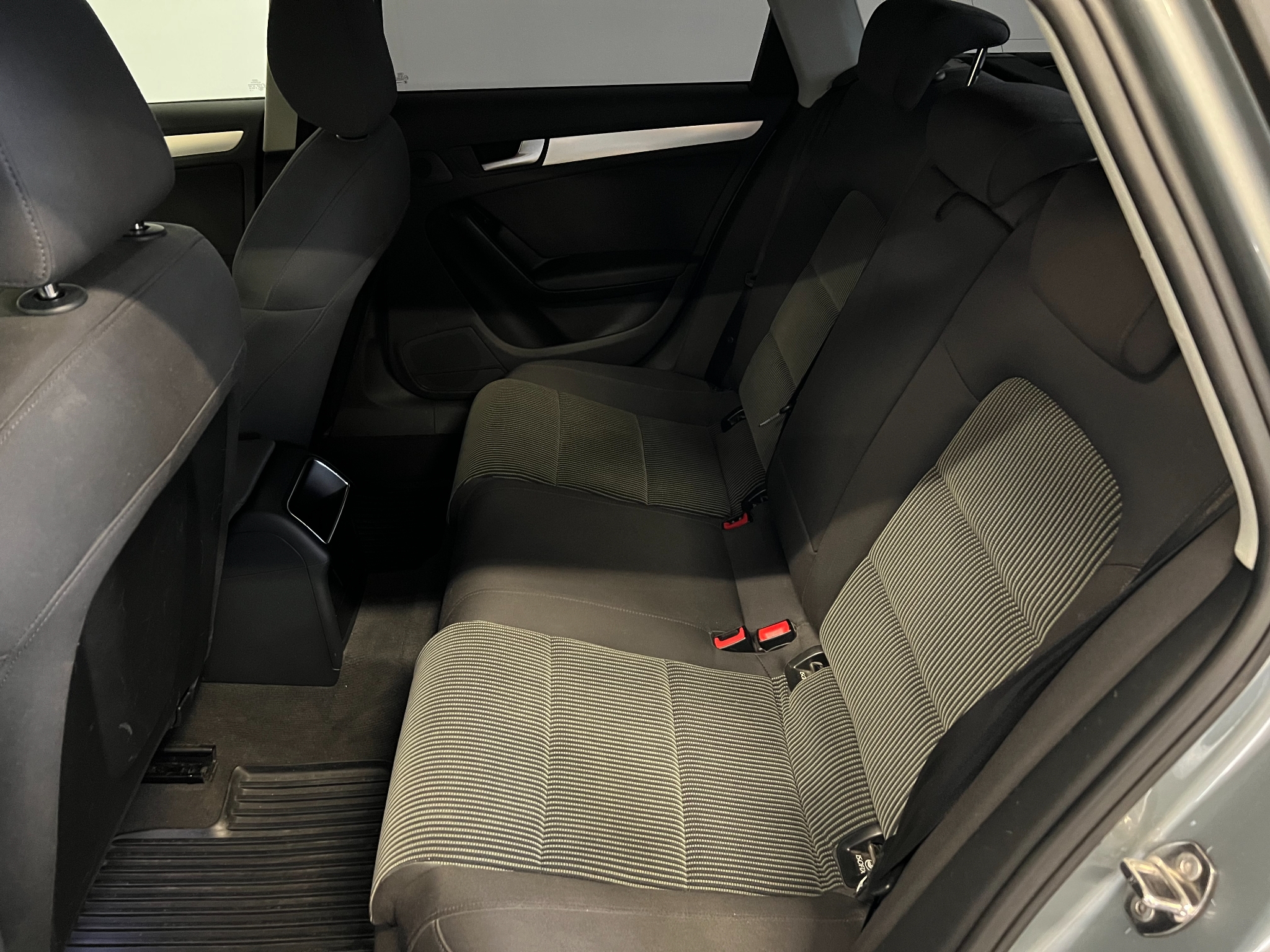 Audi A4 2.0 TDI 2009, bild 3/43