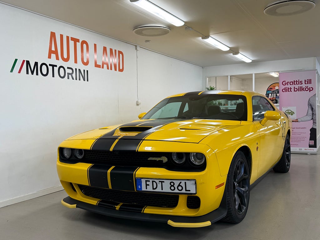Dodge Challenger 3.6 V6 AUTOMAT 309HK SRT PAKET TorqueFlite LÅGMIL!