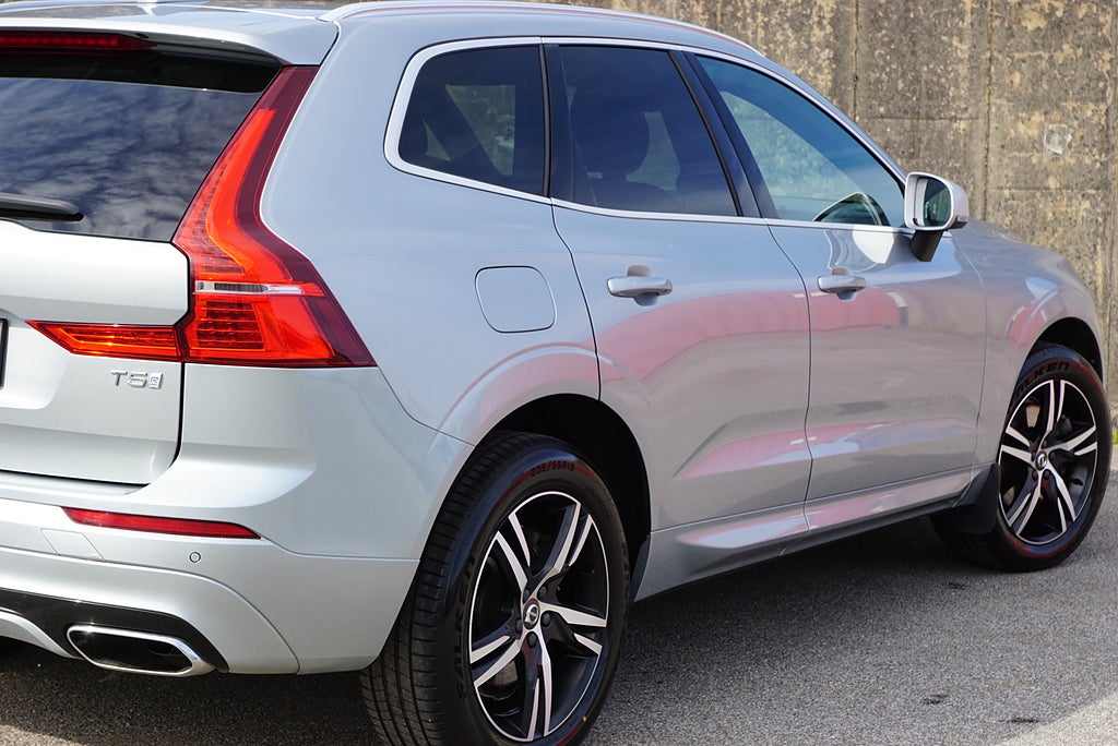 Volvo XC60 T5 250hk R-Design|Drag|Värmare|Keyless|2-Ägare|