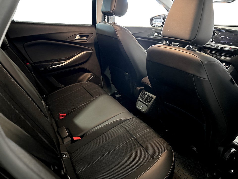 Bild på Opel Grandland GS 1.2 Turbo 130hk Aut  B-KAMERA CARPLAY