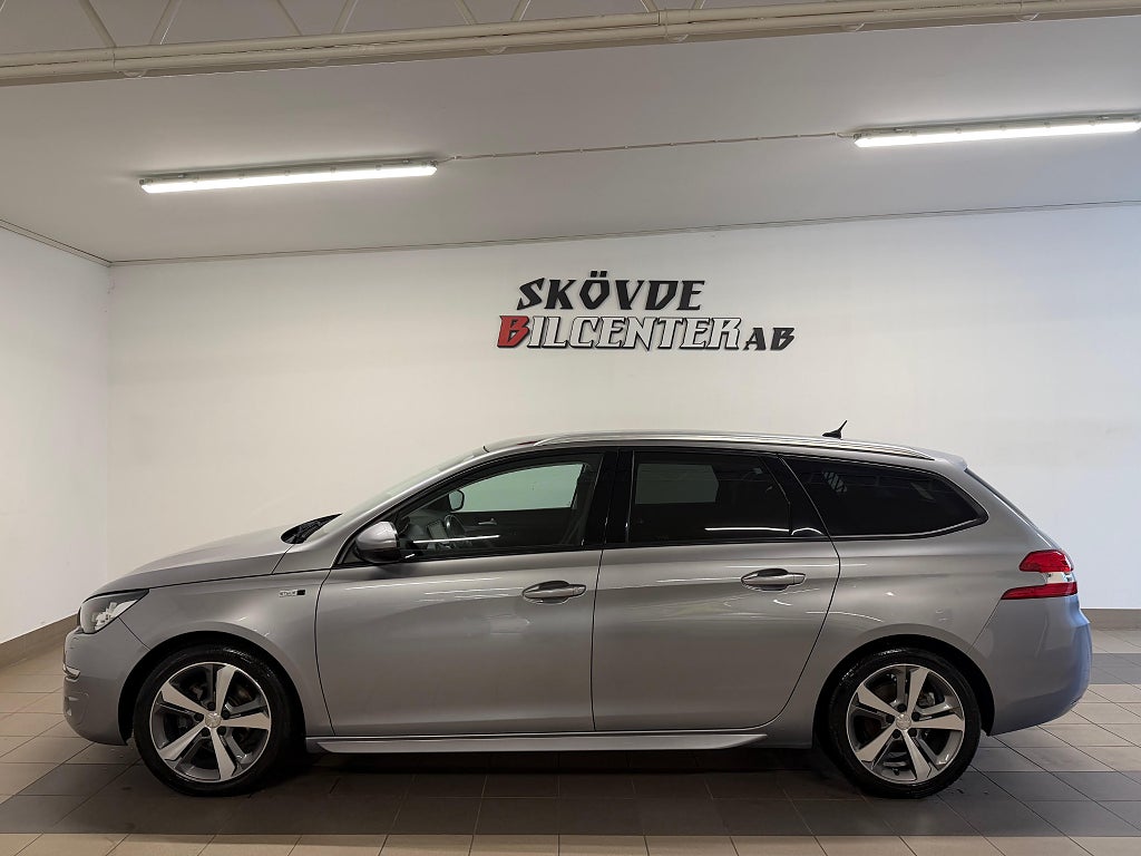 Peugeot 308 SW 1.2 PureTech Active/Drag/Kamera/Nyservad/GPS/Panoram