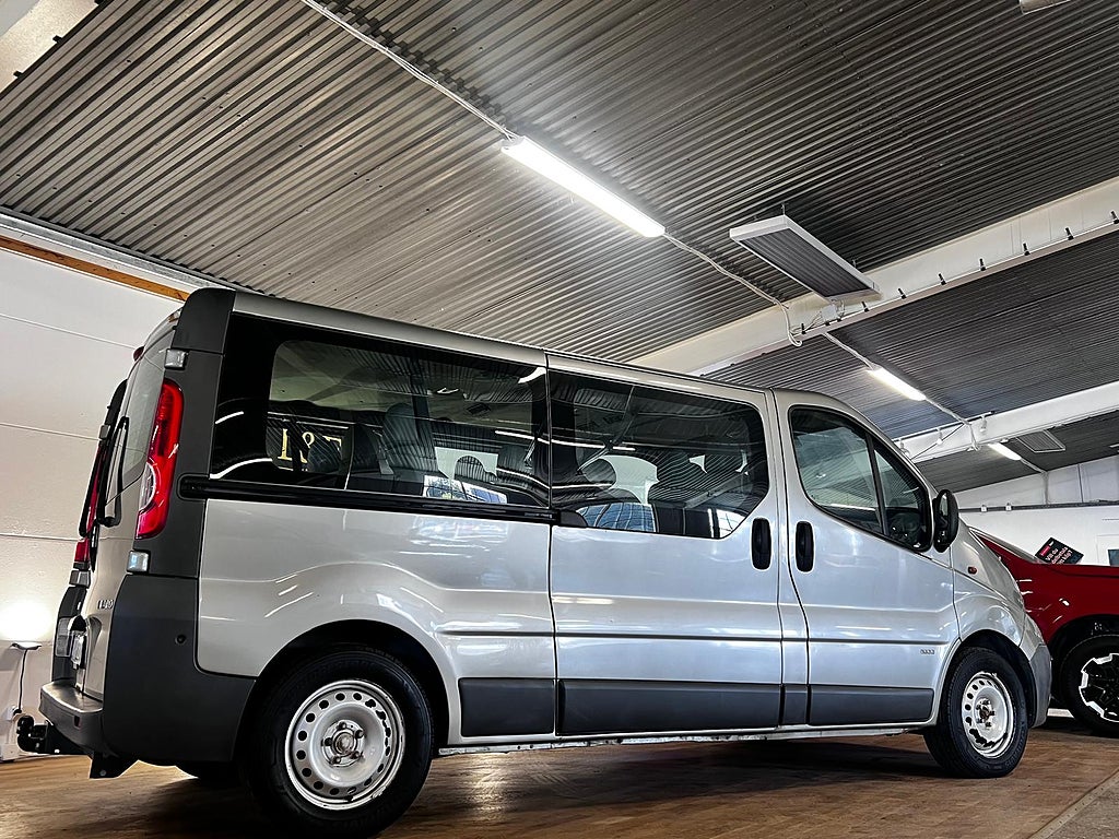 Opel Vivaro 2.0CDTI 1ÅRGARANTI/9SITS/1ÄGARE/VÄRMARE/KOMBI