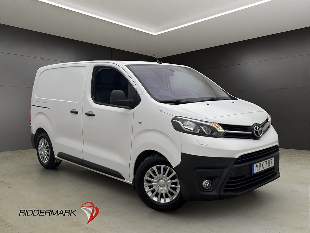 Toyota ProAce 1.6D Dragkrok 3-Sits HUD PDC Farthållare Moms