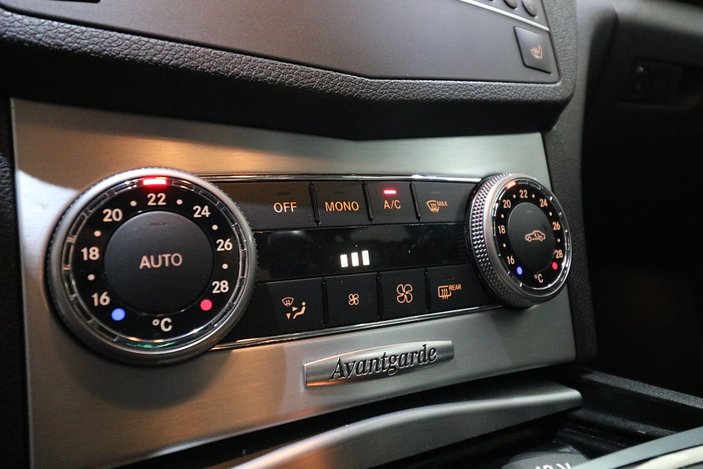 Mercedes-Benz C 2011 - miniatyr 11