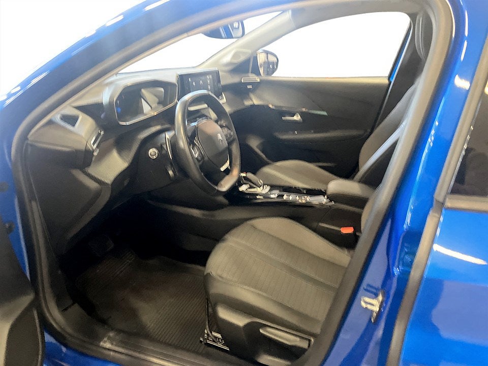 Bild på Peugeot 208 Allure 1.2 PT 130hk Aut - PANO, B-AMERA, CARPLAY