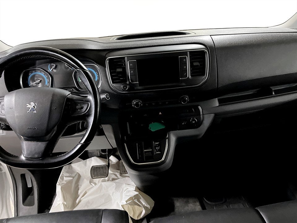 Bild på Peugeot e-Expert PRO 75kWh 136hk Aut L3 - CARPLAY, NAV
