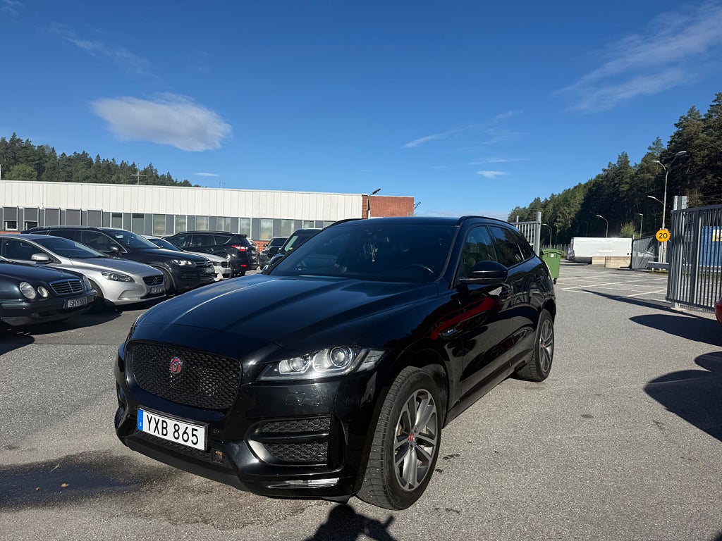 Jaguar F-Pace 20d AWD 180hk R-Sport Cockpit Kamera Panorama Nyservad 