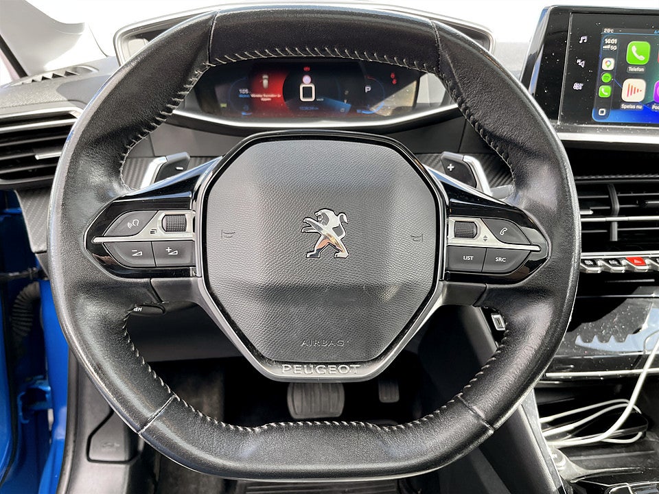 Bild på Peugeot 208 Allure 1.2 PT 100hk Aut PANO CARPLAY