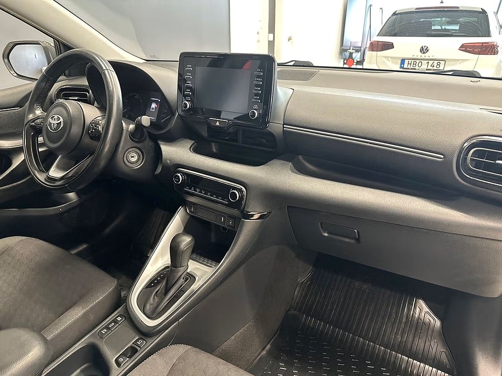 Toyota Yaris Hybrid CVT Active Euro 6/B-Kamera/RattVärme