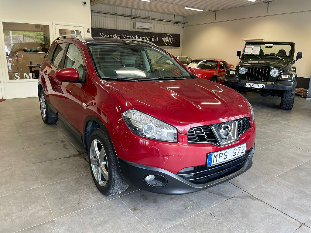 Nissan Qashqai+2 2.0 4x4 Panorama 7 sits 