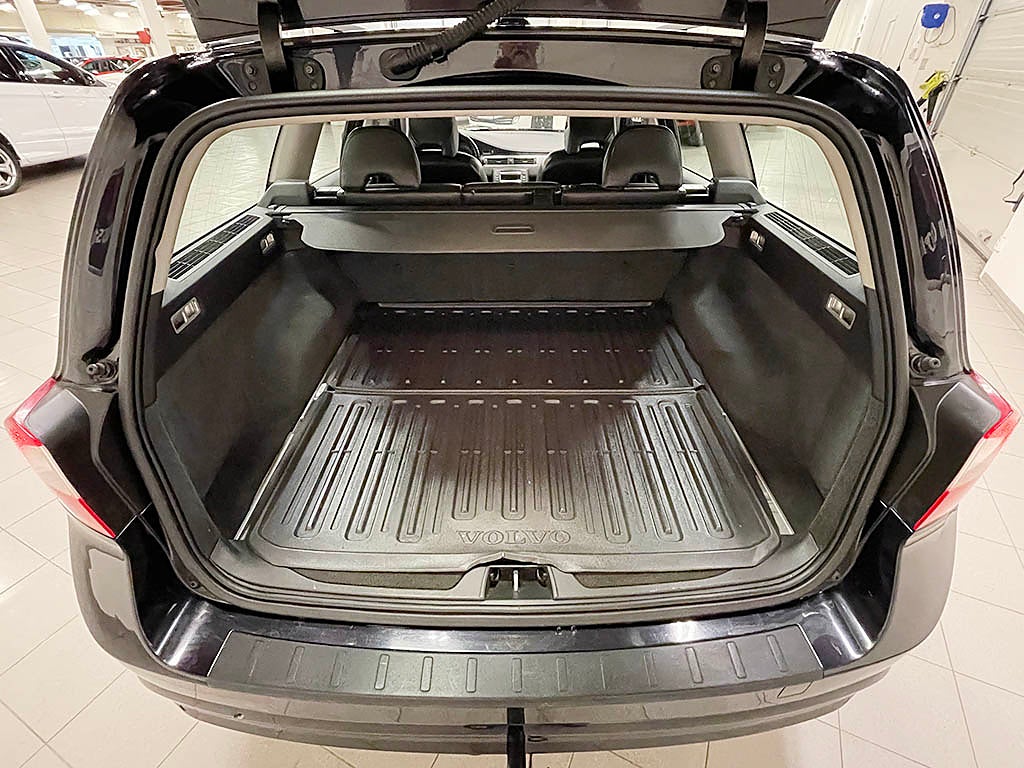 Volvo V70 2,5T 230Hk Momentum Automaat