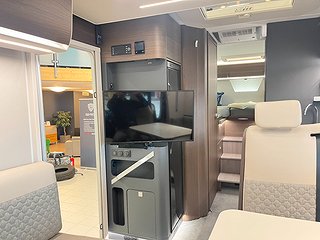 Husbil-halvintegrerad Adria MATRIX SUPREME 670 SL 16 av 32