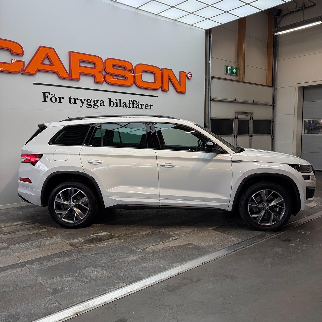 Skoda Kodiaq 2.0 TSI 4x4 Sportline 7-Sits Backkamera Apple Värmare