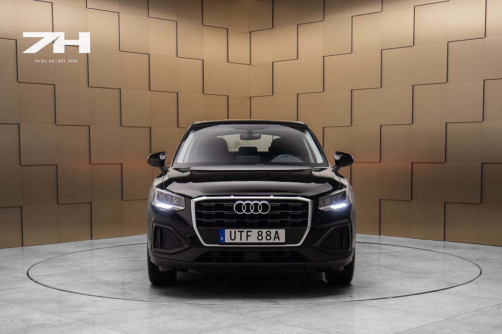 Audi Q2 30 TFSI Proline / Nyservad / Adaptiv Farthållare / Moms
