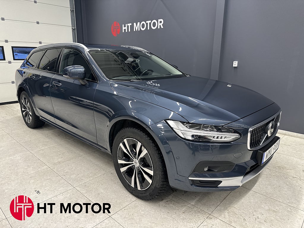 Volvo V90 Cross Country B4 AWD Momentum 360 Kamera/Drag/ H/K Navi/ skinn/Panno