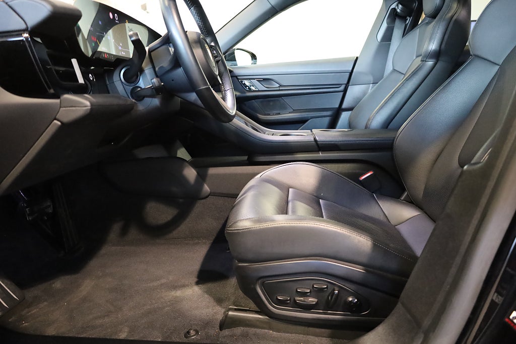 Porsche Taycan 4S DD+ 571HK Navi Pano Kamera Sport Chrono Matrix 2020