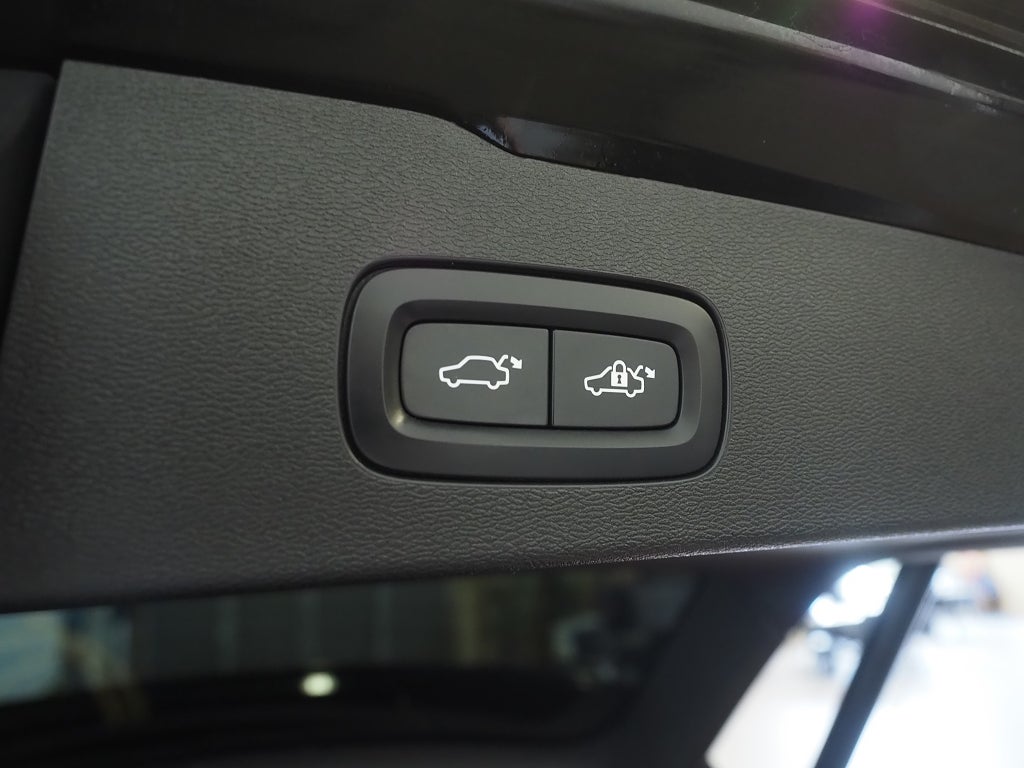 Volvo V60 T8 Twin Engine AWD Geartronic R-Design 392hk | VOC |
