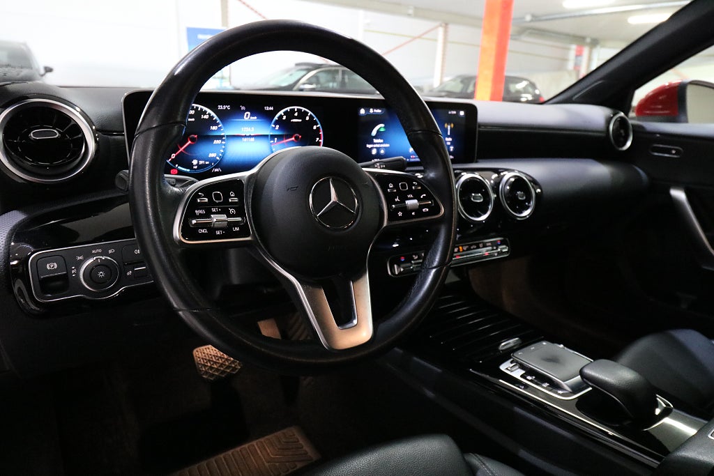 Mercedes-Benz A 2019 - miniatyr 7