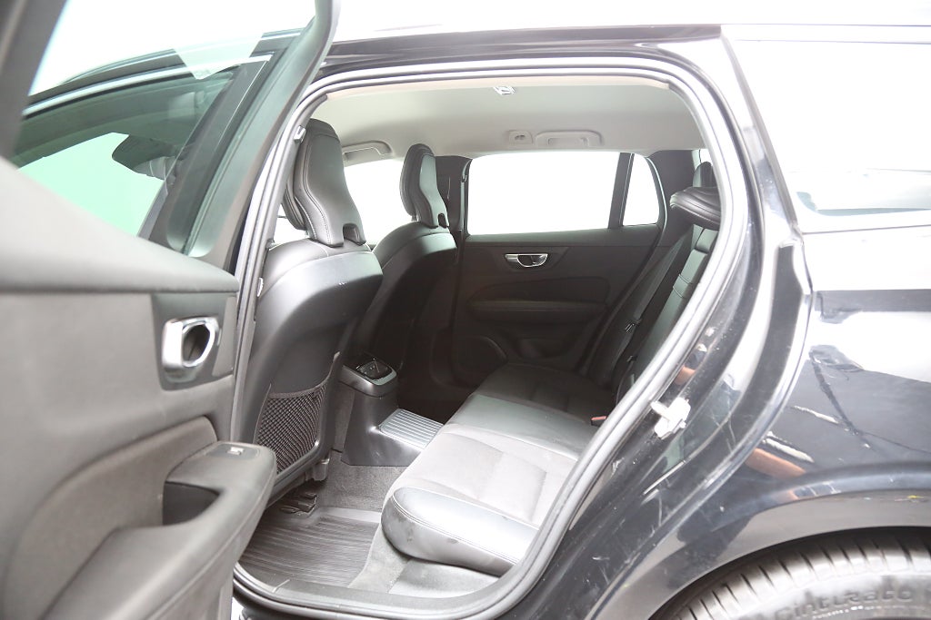 Volvo V60 Recharge T6 340hk Inscription Exp AWD H/K Drag Leasbar 2021