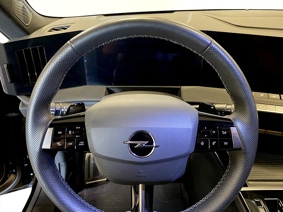 Bild på Opel Astra ST GS 1.2 PT 130hk Aut B-KAMERA NAV CARPLAY