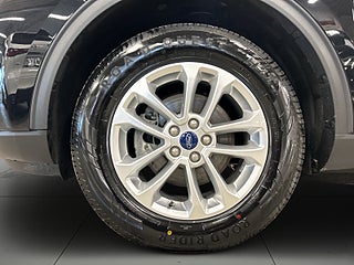 Ford Kuga Plug-In Hybrid E-CVT Kamera/M-Värmare/Xtraljus/S&V-Däck – bild 14