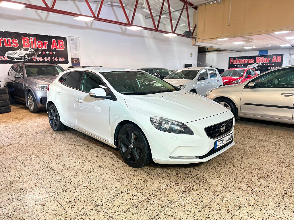 Volvo V40 D3 Kinetic Ny Seravad & Besiktigad 