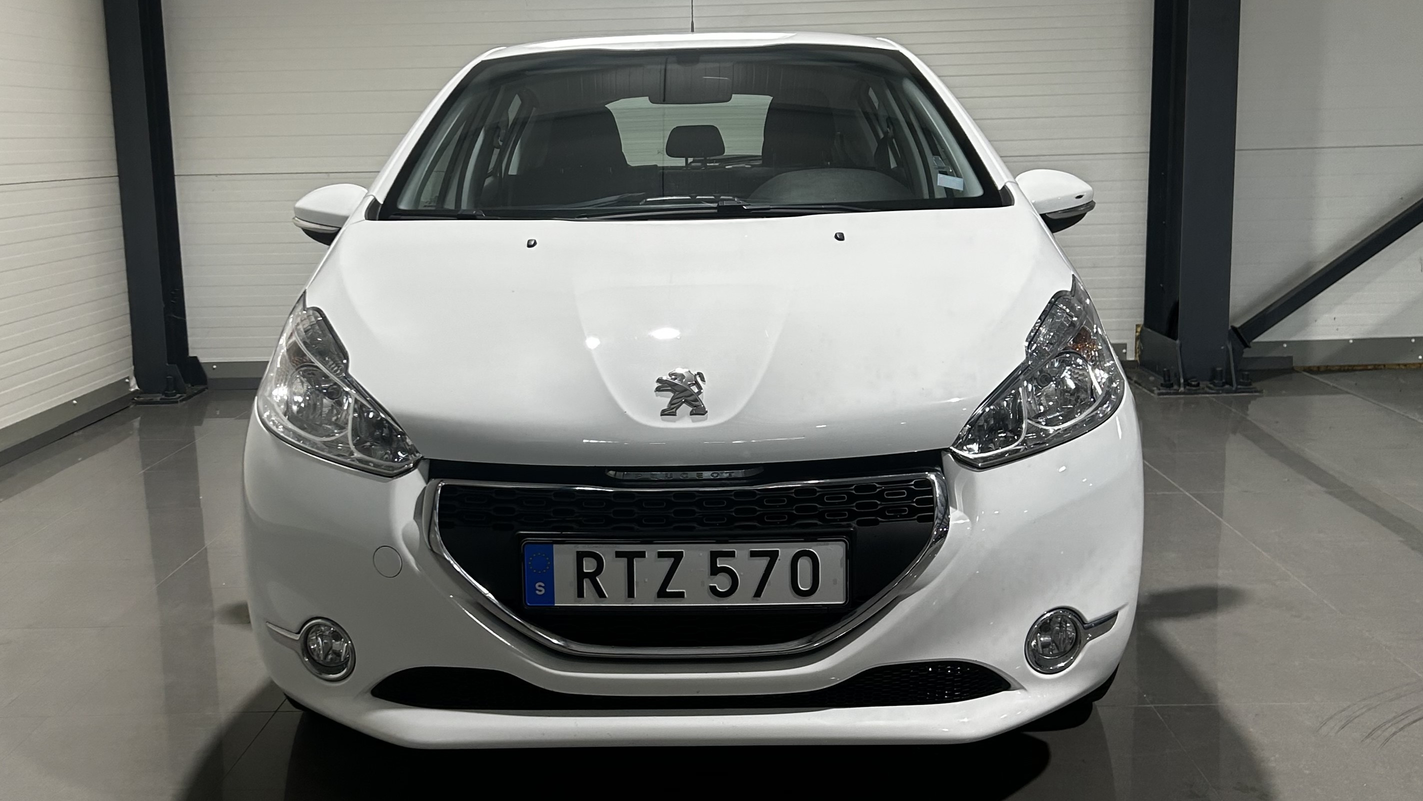 Peugeot 208 5-dörrar 1.2 VTi 2015, bild 2/43
