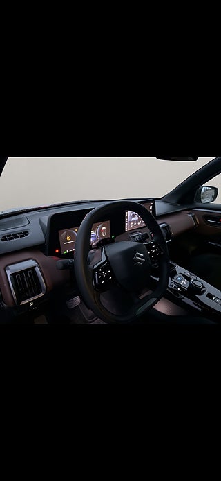 SUV Suzuki e-Vitara 4 av 17