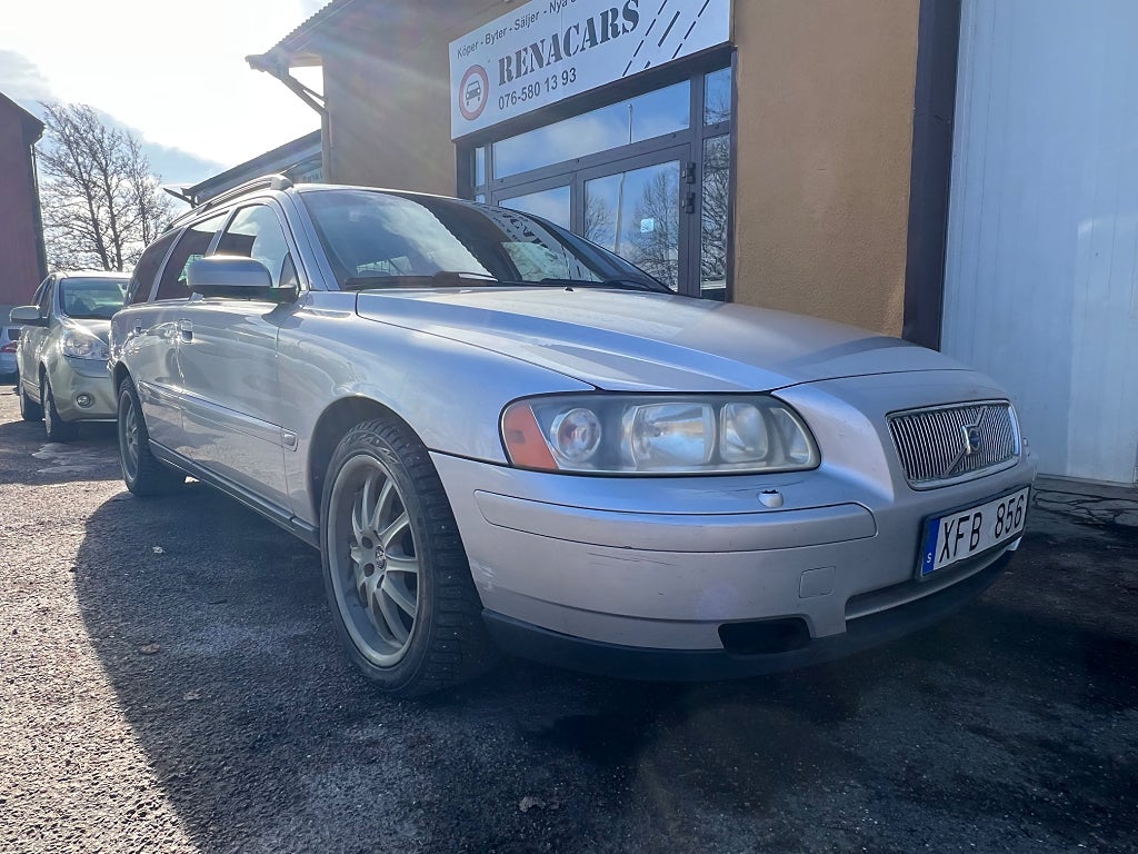 Volvo V70 2.4 Business Auto Nybes Drag/Avb:-377 kr / mån