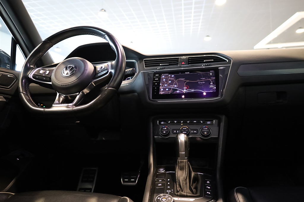 Volkswagen Tiguan 2.0 TSI 4M AUT R-Line Pano Cockpit Dynaudio Värmare Dra 2019