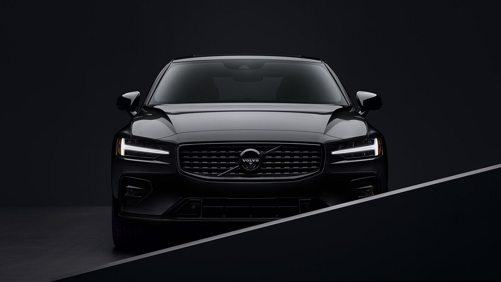 Volvo S60 Black Edition lockar fram ditt mörka inre