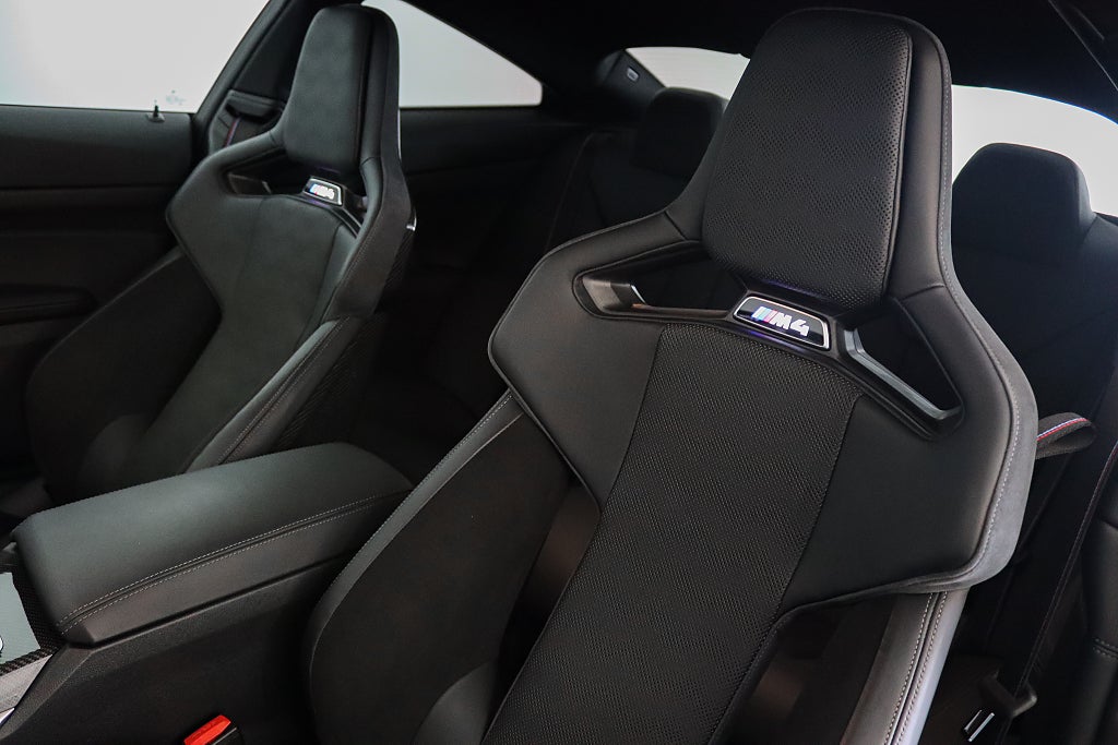 BMW M4 Competition xDrive Innovation M-Driver's Keramiska