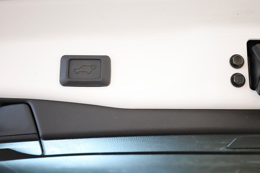 Toyota RAV4 Plug-in Hybrid E-CVT Active AWD Dragkrok Kamera 2022