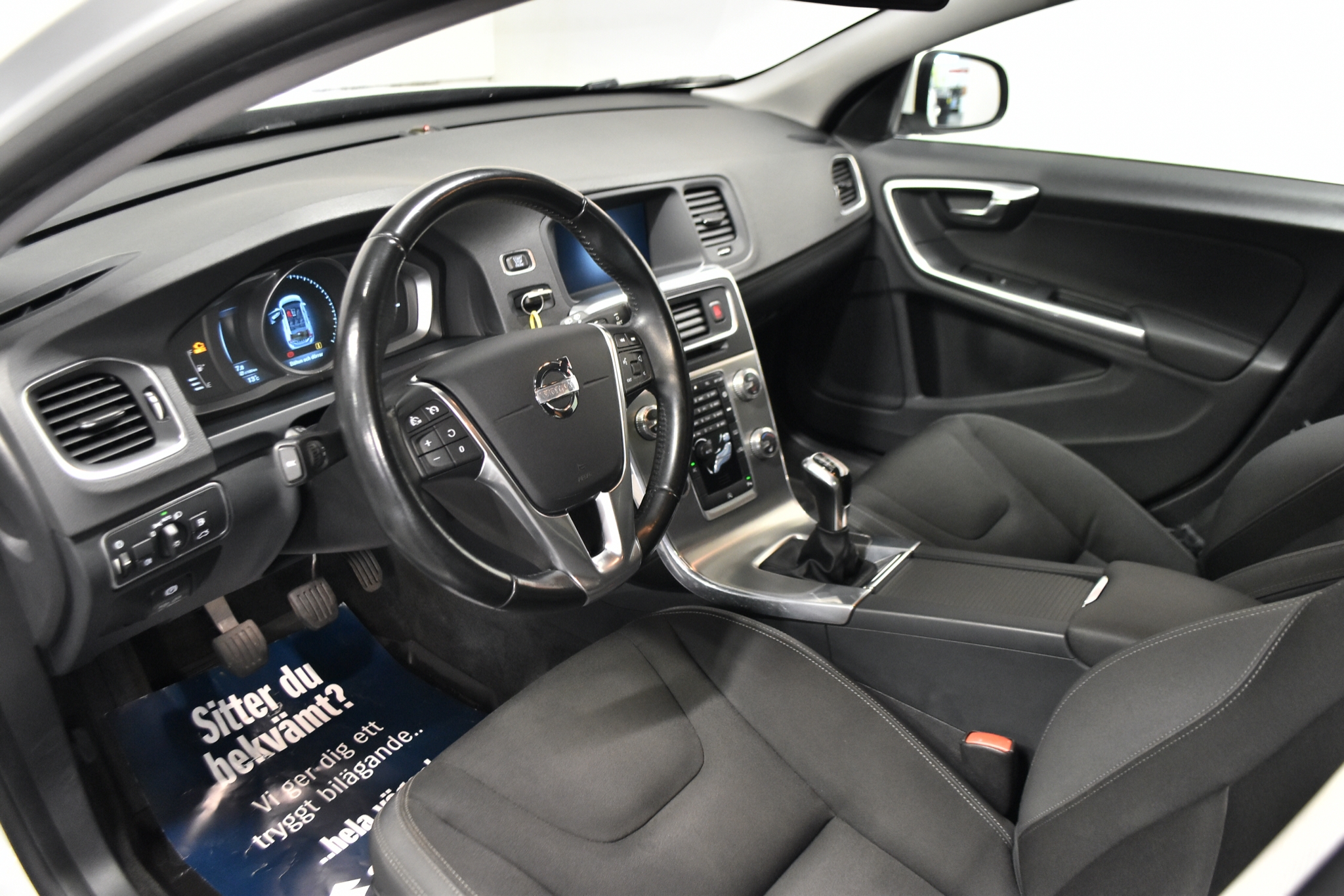 Volvo V60 D4 Momentum 2015, bild 7/33