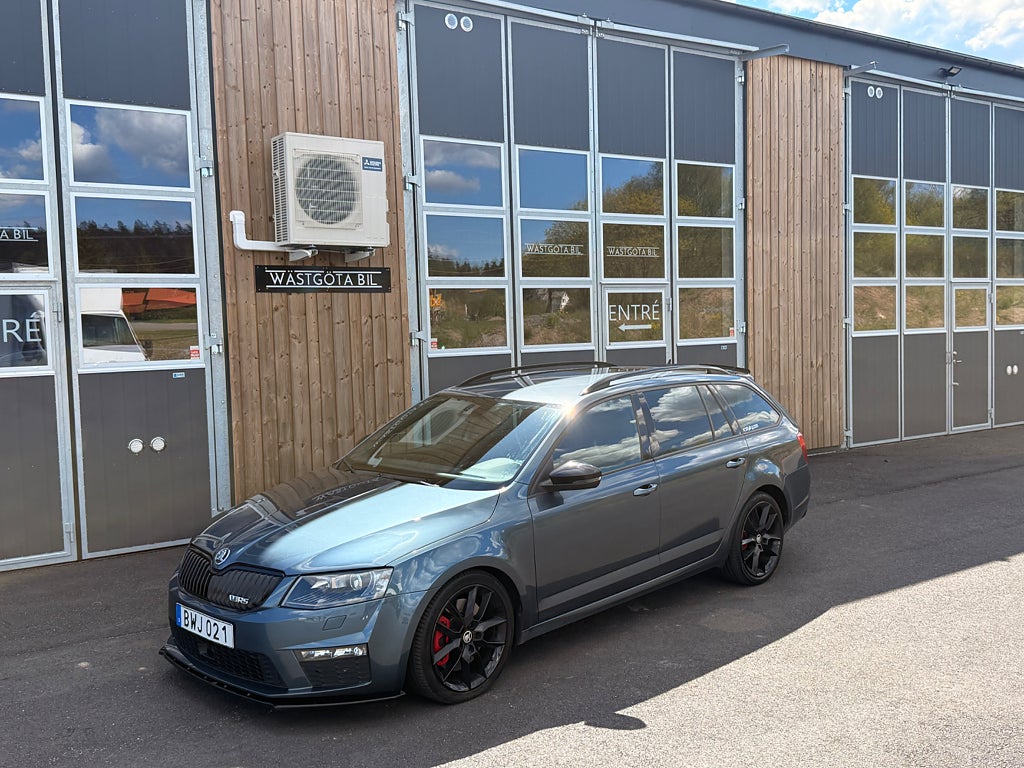 Skoda Octavia Kombi RS 2.0 TDI RS Maxton | Milltek | Stora Display