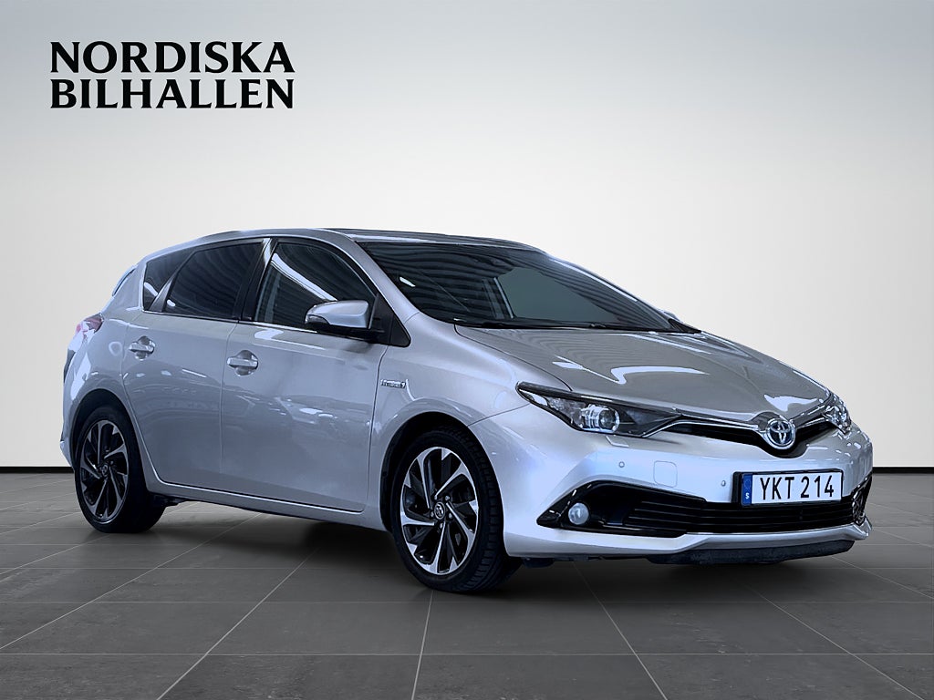 Toyota Auris Hybrid e-CVT Active Plus Kamera Dragkrok Bluetooth