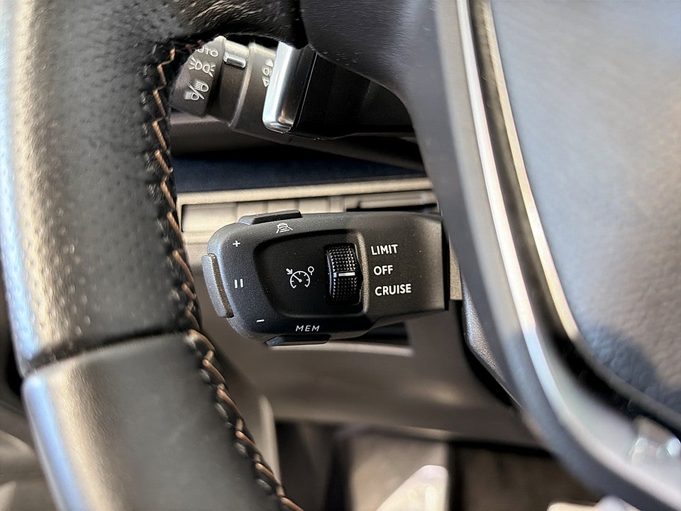Bild på Peugeot 5008 GT 1.2 PT 130hk Aut 7-SITS B-KAMERA CARPLAY