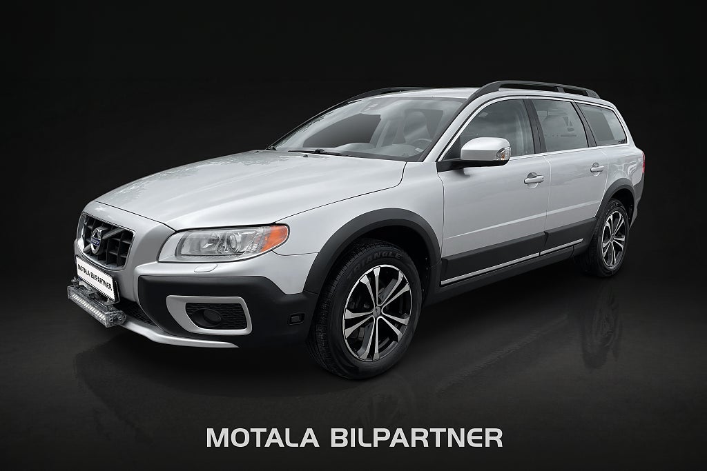 Volvo XC70 D5 AWD | Momentum | Värmare | Drag | HP 7" | Nav